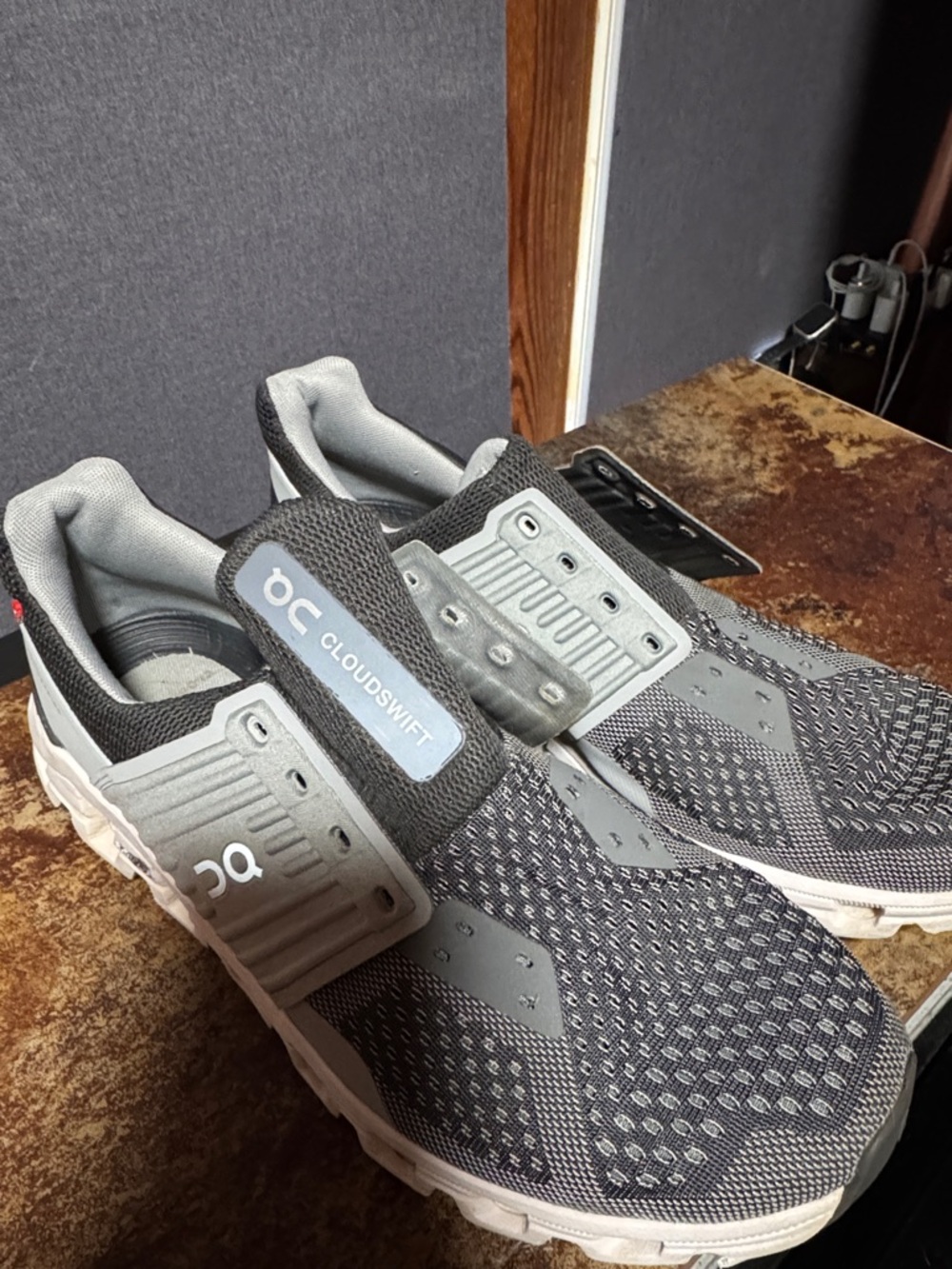 On Running Men's Cloudswift Athletic Shoes in Gray and White